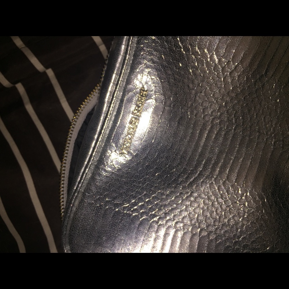 Purse - Picture 2 of 2